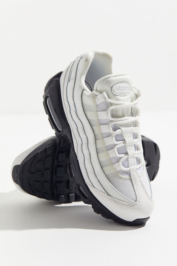Tenis estilo chunky Air Max 95 de Nike.