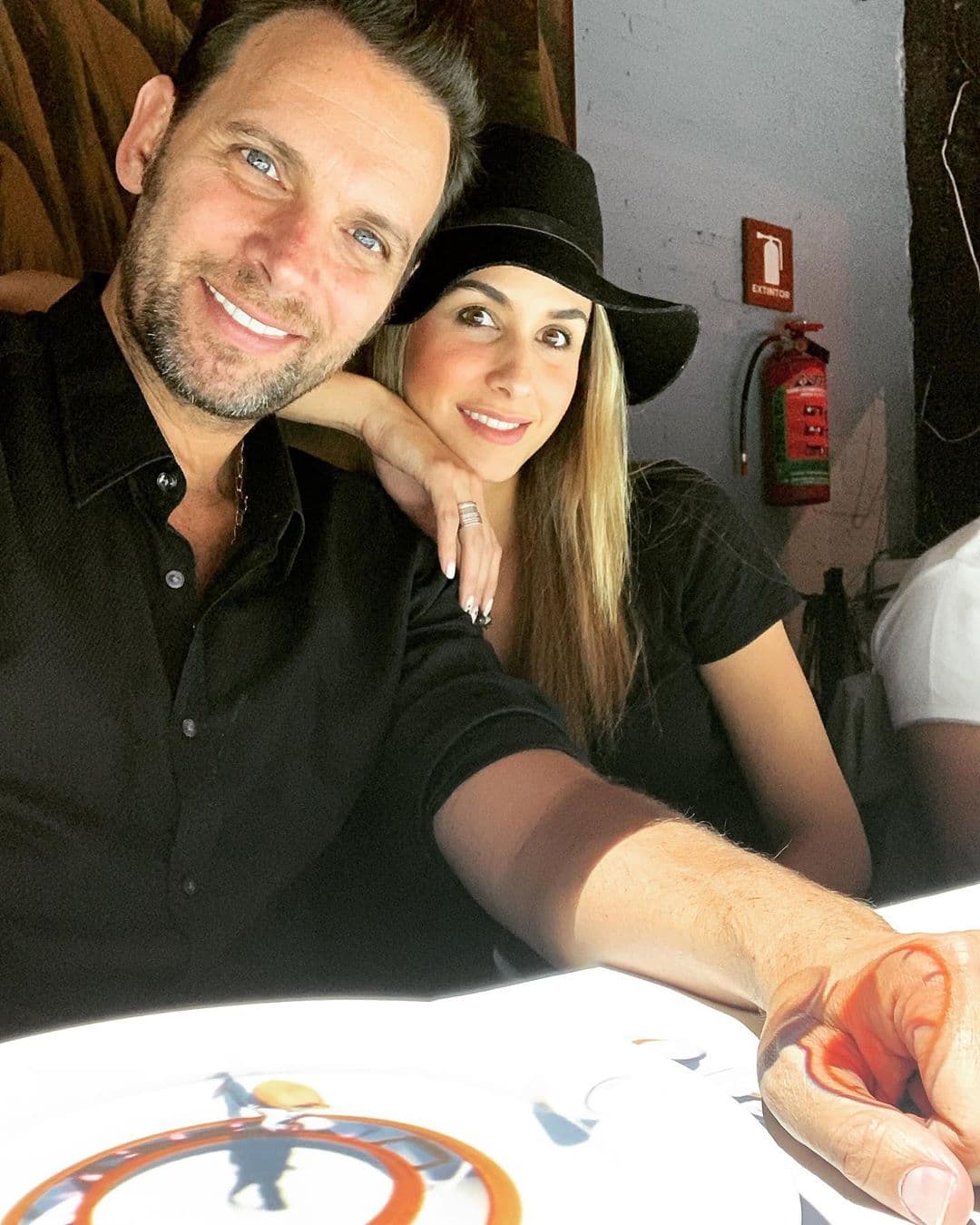 Odalys Ramírez y Patricio Borguetti han tenido una de las relaciones más estables y amorosas dentro del mundo del espectáculo. Fue en el 2011 que los dos iniciaron su noviazgo, y desde entonces han permanecido juntos.
<br>