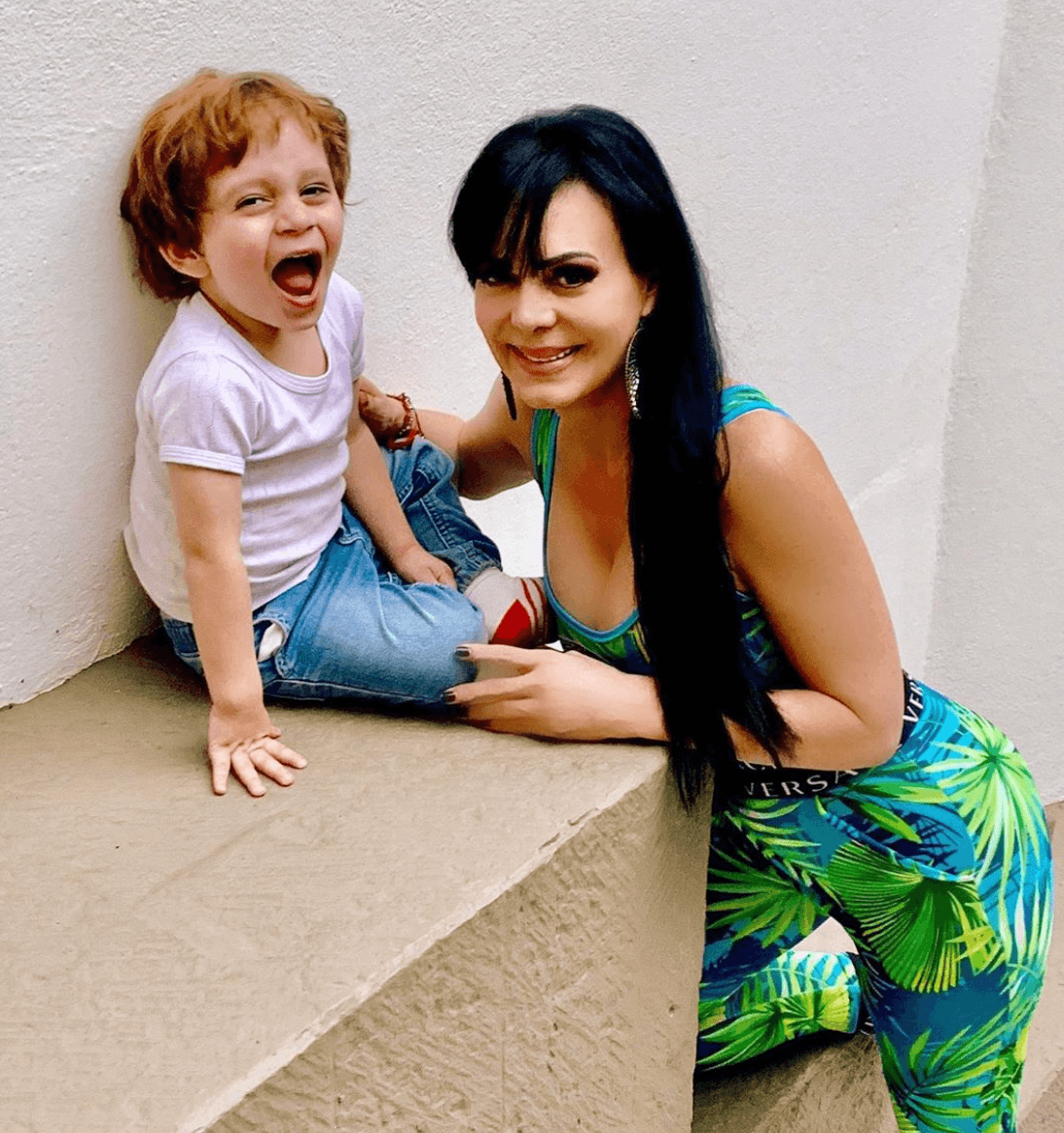 Tiene 60 años de edad, pero sin duda, Maribel Guardia no los aparenta. En redes sociales comparte momentos disfrutando de su único nieto, Juliancito, hijo de Julián de 25 años de edad.