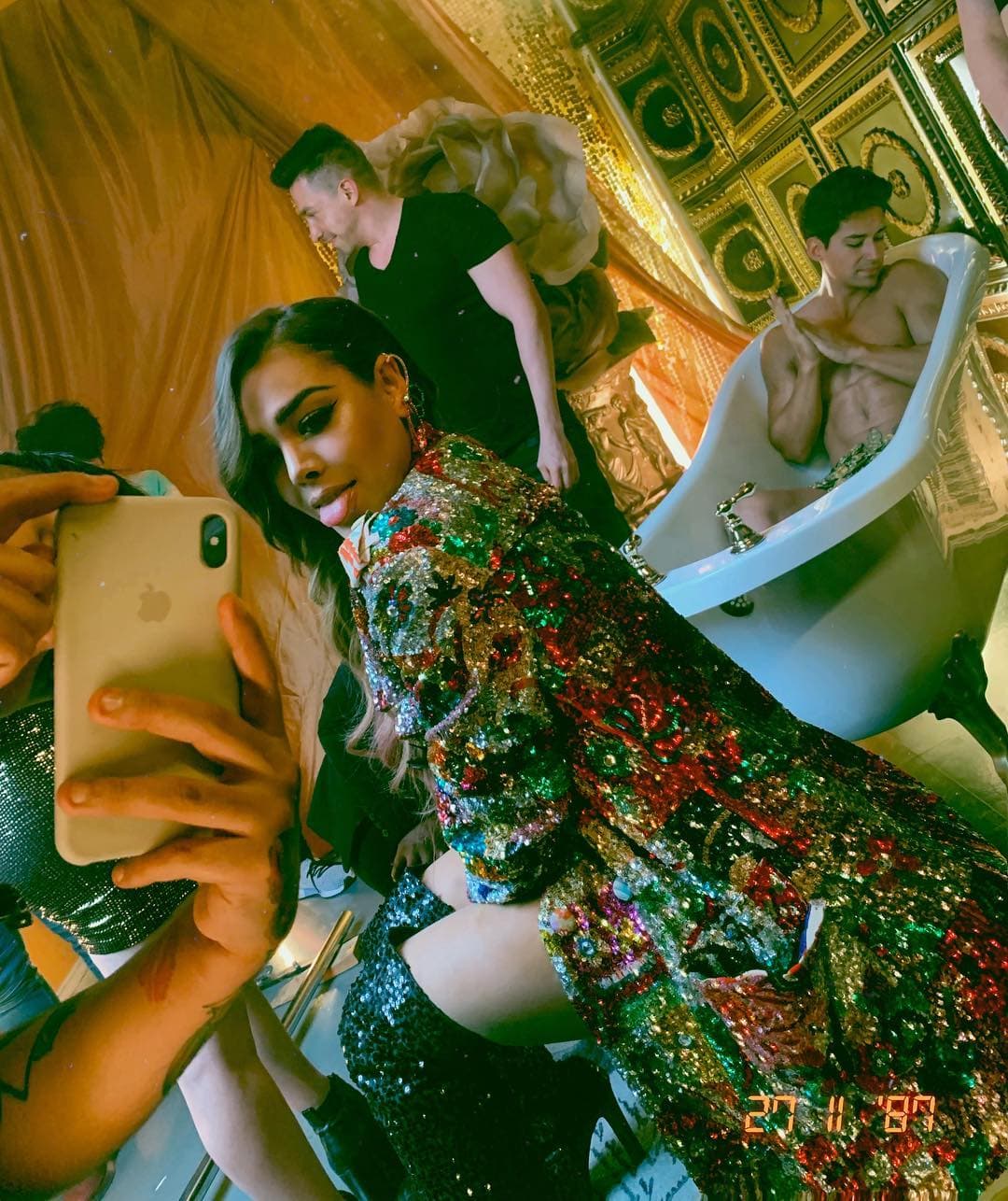 Al mismo tiempo, ha continuado enfocándose en su música, siendo “Oye Pablo” y “Mala Fama” algunos de sus sencillos más recientes.