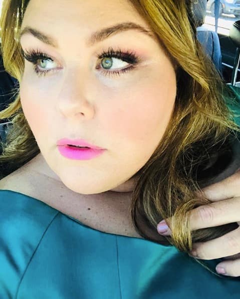 Metz no deja que su cuerpo le impida vestirse a la moda y usar vestidos hermosos en las alfombras rojas. Ante la gente que intenta burlarse de ella, Chrissy ha respondido en más de una ocasión con frases como "por cierto, yo uso lo que quiero, cuando quiero. Les tengo noticias, es MI cuerpo".