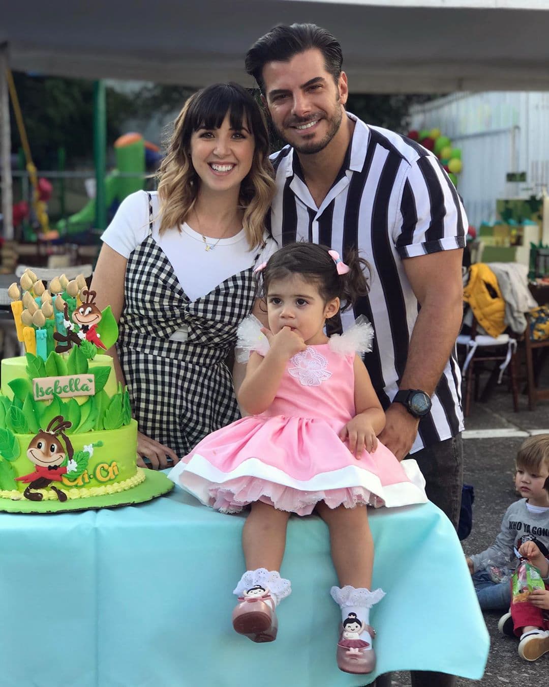 Isabella, hija de Fátima Torre, tiene perfil en esta red y es seguida por 27 mil personas. Como @isabellasalazartorre, es como se puede encontrar a la pequeña de 2 años. Próximamente se convertirá en hermana mayor, por lo que, es probable que su futuro hermanito tenga también su cuenta.