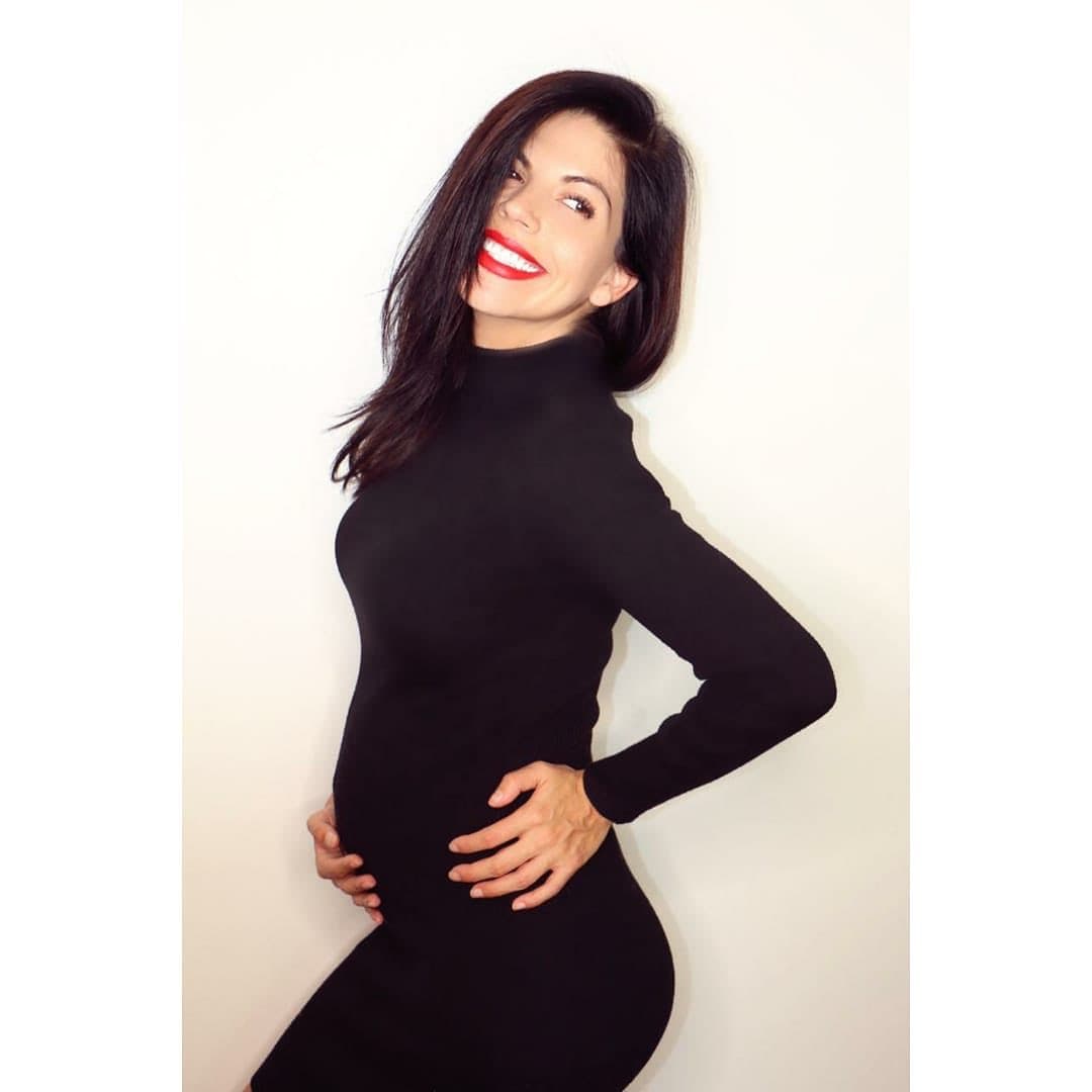 Esto ha sido algo atípico para ella, pues su embarazo se dio en medio de una pandemia por el coronavirus, y no solo eso, sino que también tendrá a su bebé en las mismas circunstancias. “Es un momento muy difícil el que estamos viviendo, pero creo que para las mamitas más porque te da mucho miedo el hospital, el cómo voy a tener a mi hijo, el contagiarte y estar embarazada”, señaló en Despierta América.