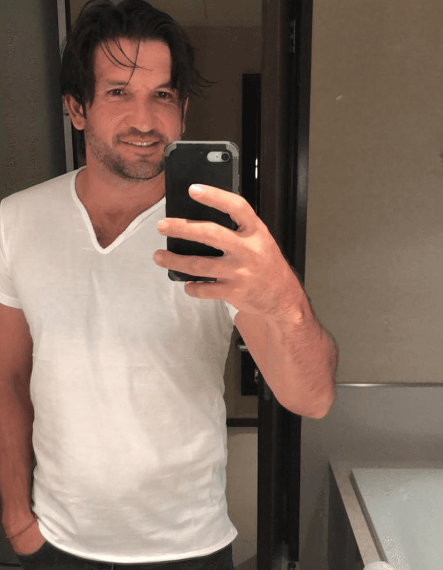 Posteriormente, la conquistó el exfutbolista Francisco ‘Kikín’ Fonseca, pero solo salieron un par de meses en el 2007. La apretada agenda de ambos complicó la relación. Cuando terminaron lanzaron un comunicado que decía: “Desde que salimos, las primeras veces le comenté que lo estábamos intentando, aunque sabíamos lo complicado de las distancias (…) fue muy lindo, pero nos dimos cuenta que no era el momento de estar juntos”.