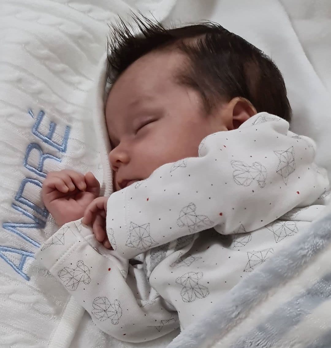 Por otra parte, hace unos días, Sherlyn anunció que estaba llevando a su bebé a terapias, y a pesar de que se preocuparon sus fanáticos, ella aclaró que solo se trataba de una actividad para mejorar el desarrollo de André.
