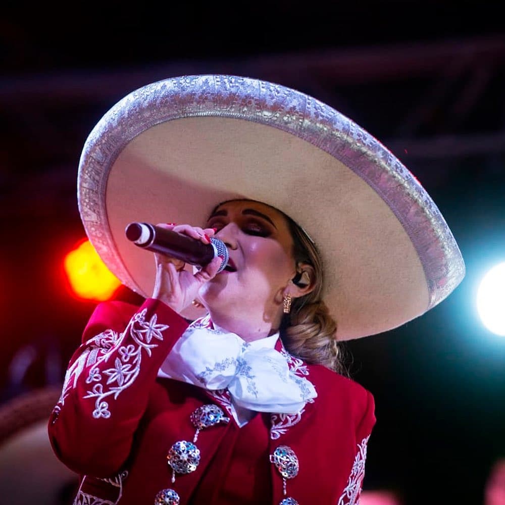 La cantante fue anunciada como invitada de Cardenales de Nuevo León en su concierto del 3 de octubre.