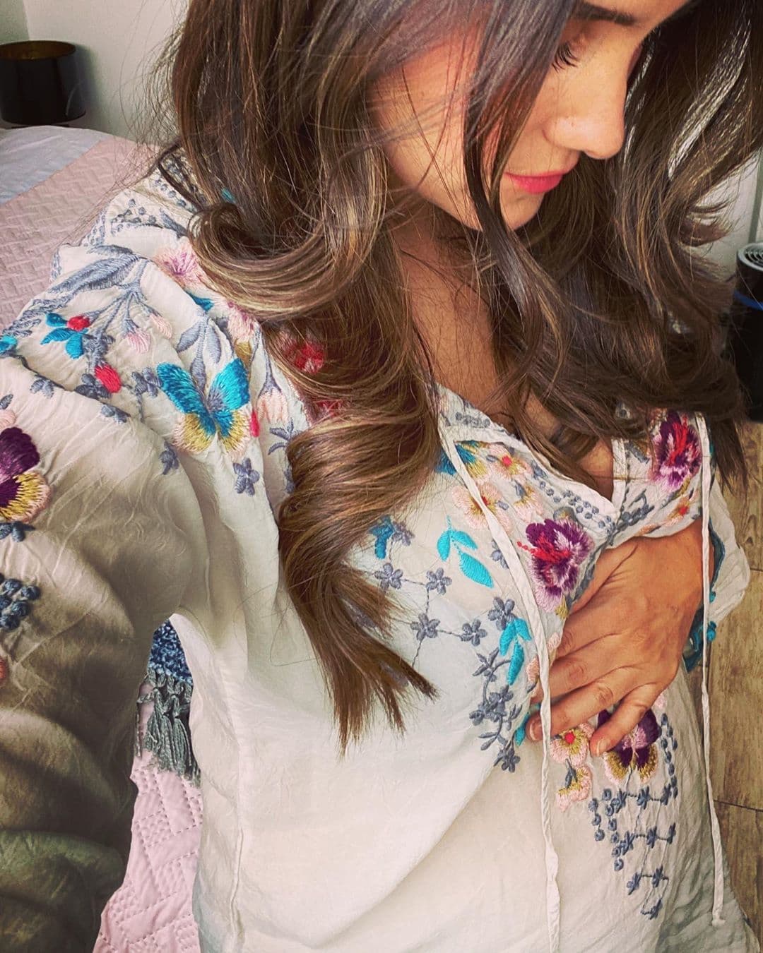 Sobre el anuncio del género de su bebé, Anahí reveló que Dulce María está más que feliz de esperar a una niña pues es justo "lo que había soñado".