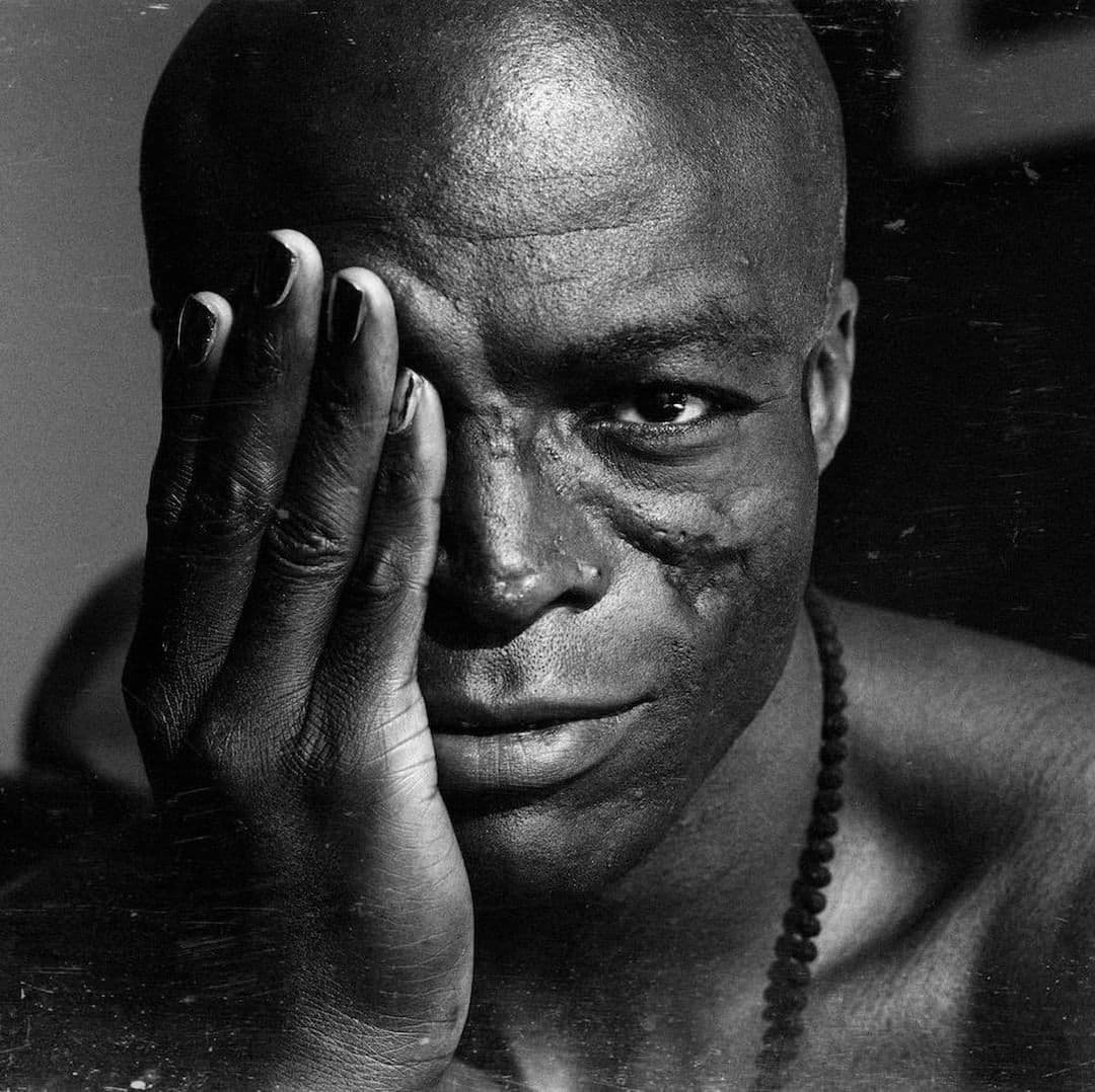 El cantante y exesposo de Heidi Klum, Seal, es otro de los hombres que no temen experimentar con su imagen.