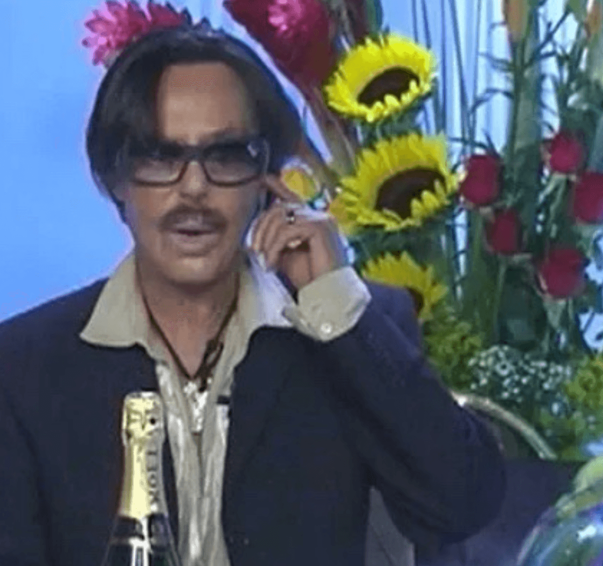 <b>Pepillo Origel</b> fue otro de los famosos que se despidió del estilista.
<br>
<br>"Falleció Alfredo Palacios!! Descanse en Paz. Un buen amigo!!"