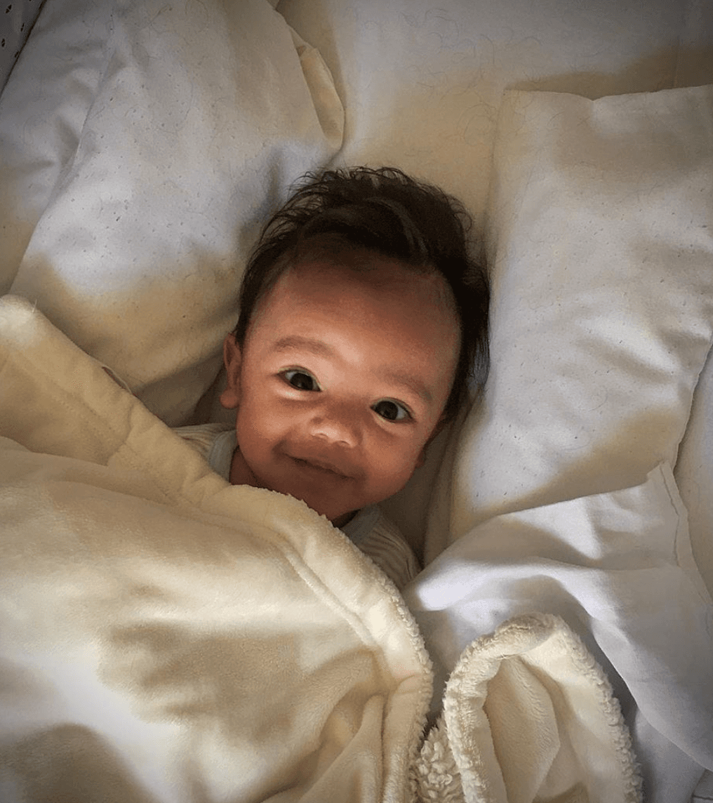 La orgullosa mamá lo llama de cariño 'Principito', como lo era su abuelo ‘El príncipe de la canción’.