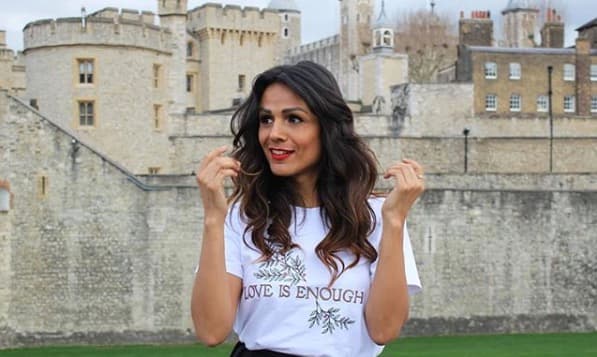 La cantante mexicana de ópera, Morganna Love, ha vivido experiencias duras que la han convertido en la mujer valiente y talentosa que es hoy en día. Creció en el estado de Guanajuato, no de los más conservadores de nuestro país y tuvo que dejar su vida atrás cuando decidió seguir con su sueño de transicionar y convertirse en una mujer. En la actualidad, Morganna se dedica a transmitir un mensaje que ha sido clave en su vida; "no es necesario renunciar a los sueños para ser feliz. A veces solo toma un poco de tiempo poder lograr lo que realmente queremos". A ella el tomó 30 años dar ese salto, es por eso que ahora promueve un mensaje de amor y trata de ayudar a quienes, como ella en algún punto, viven una realidad que no es la que los hace más felices. Love se ha convertido en actriz y hasta en escritora, todo con tal de contar su historia y demostrarle a las personas de la comunidad LGBT+ que no están solas.