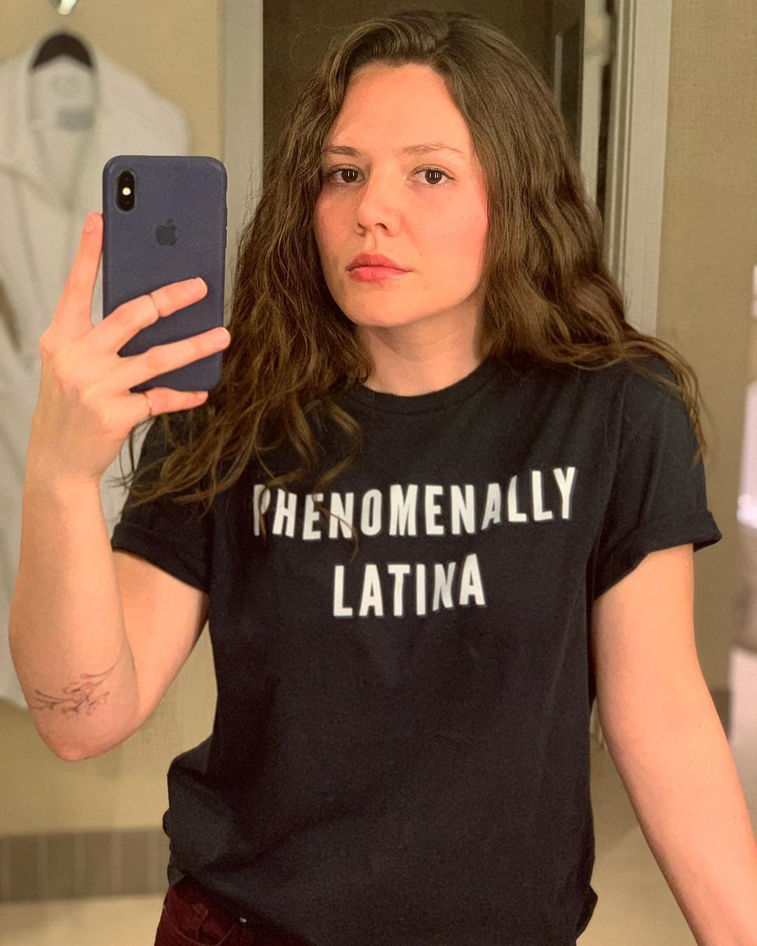 Joy Huerta: *Junto al ultrasonido de su futura bebé* El martes 16 de abril, la cantautora parte del dúo Jesse & Joy publicó en sus redes un comunicado en el que declaraba todo su amor a su esposa con la que actualmente tiene una relación de 7 años. Posteriormente, la artista adjuntó al tuit la imagen con el ultrasonido de su futura hija.