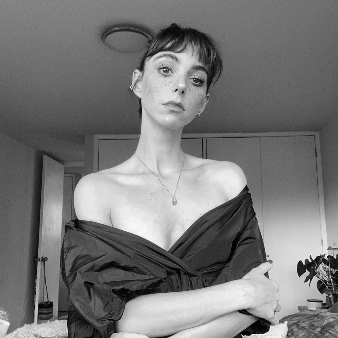 Todo parece indicar que la pareja disfruta de hacer sesiones de fotografías juntos pues la misma Consuelo Duval "balconeó" a su amiga y colega de Netas Divinas cuando Natalia subió un autorretrato en blanco y negro y aseguró: "Sesión de temporizador", a lo que Duval contestó: "Ayyyy ajaaaa... Natalia y el señor temporizador contraen nupcias en breve".