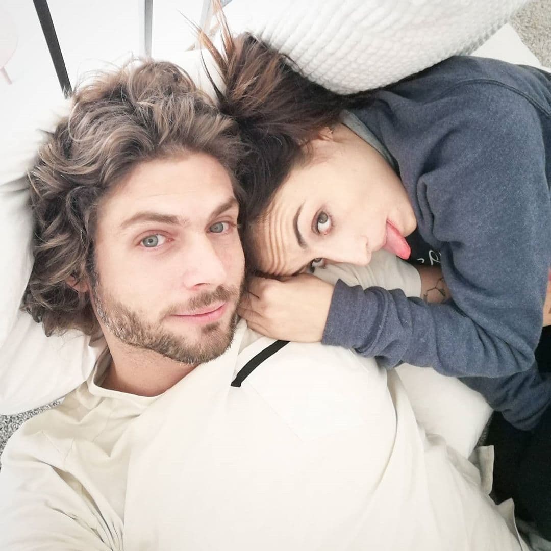 Después de un corto tiempo, y de mantener en secreto su relación, la verdad salió a la luz, pues los actores mostraron que el amor que vivieron en la pantalla se había vuelto real.