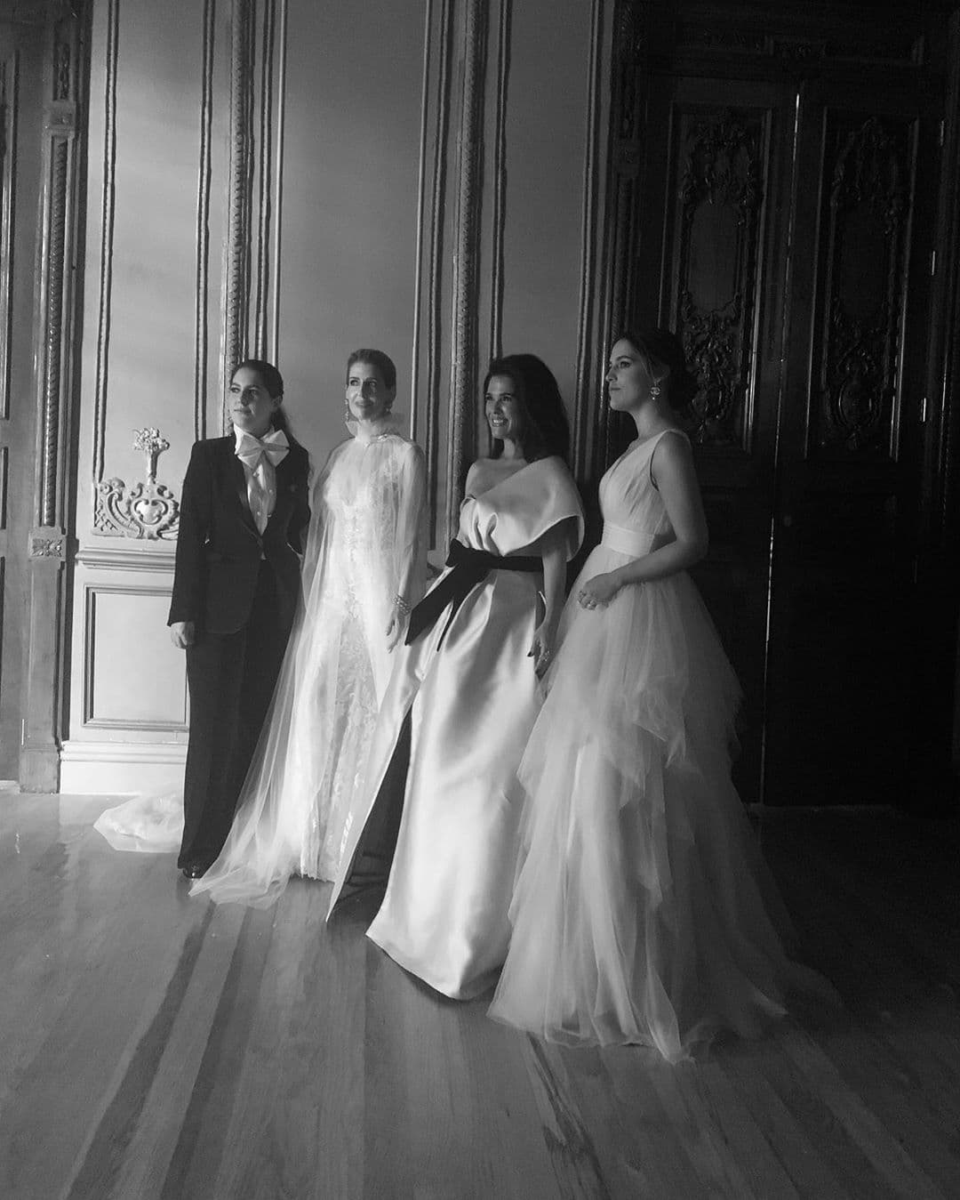 Sobre aquella situación de salud que por poco no libra su hermana, Martha Debayle se abrió para una entrevista con Hola!, y reveló haber quedado marcada por la experiencia tan traumática.