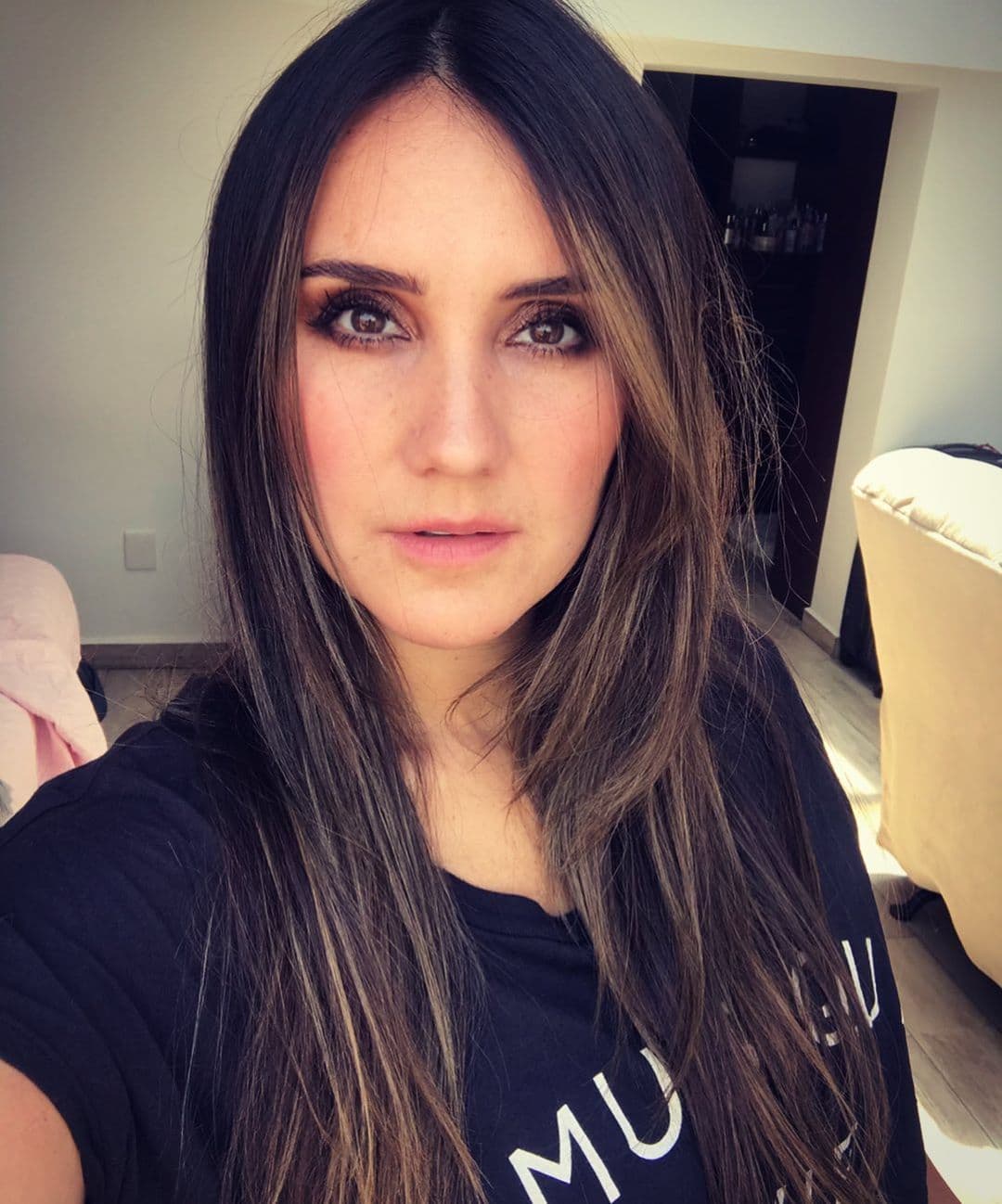 Dulce María no ha dejado de compartir cada nuevo detalle de su embarazo con sus seguidores en redes sociales. En reciente plática con sus fans, la actriz incluso tuvo que aclarar que el rumor de que su hija tendría el nombre de su personaje en "Rebelde" era totalmente falso.