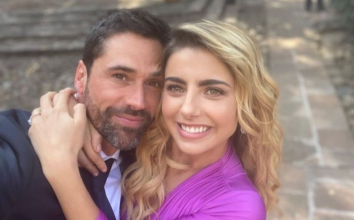 La actriz defendió su noviazgo con el actor tras confirmarlo en una revista