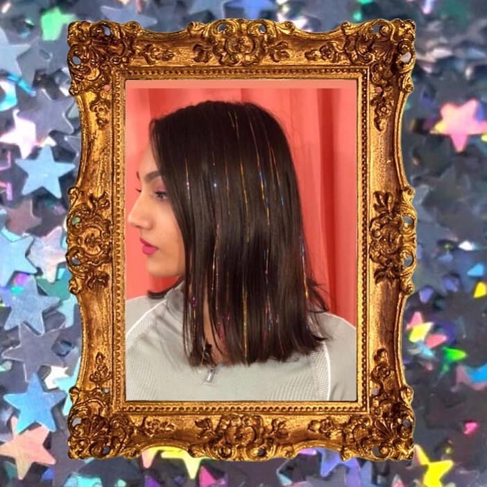 Sus cuidados son muy simples y muy básicos, como intentar no tocar el nudo, porque si te lo tocas de más te lo puedes aflojar. También evitar usar demasiadas mascarillas de cabello en la raíz, ya que se aflojará el nudo.