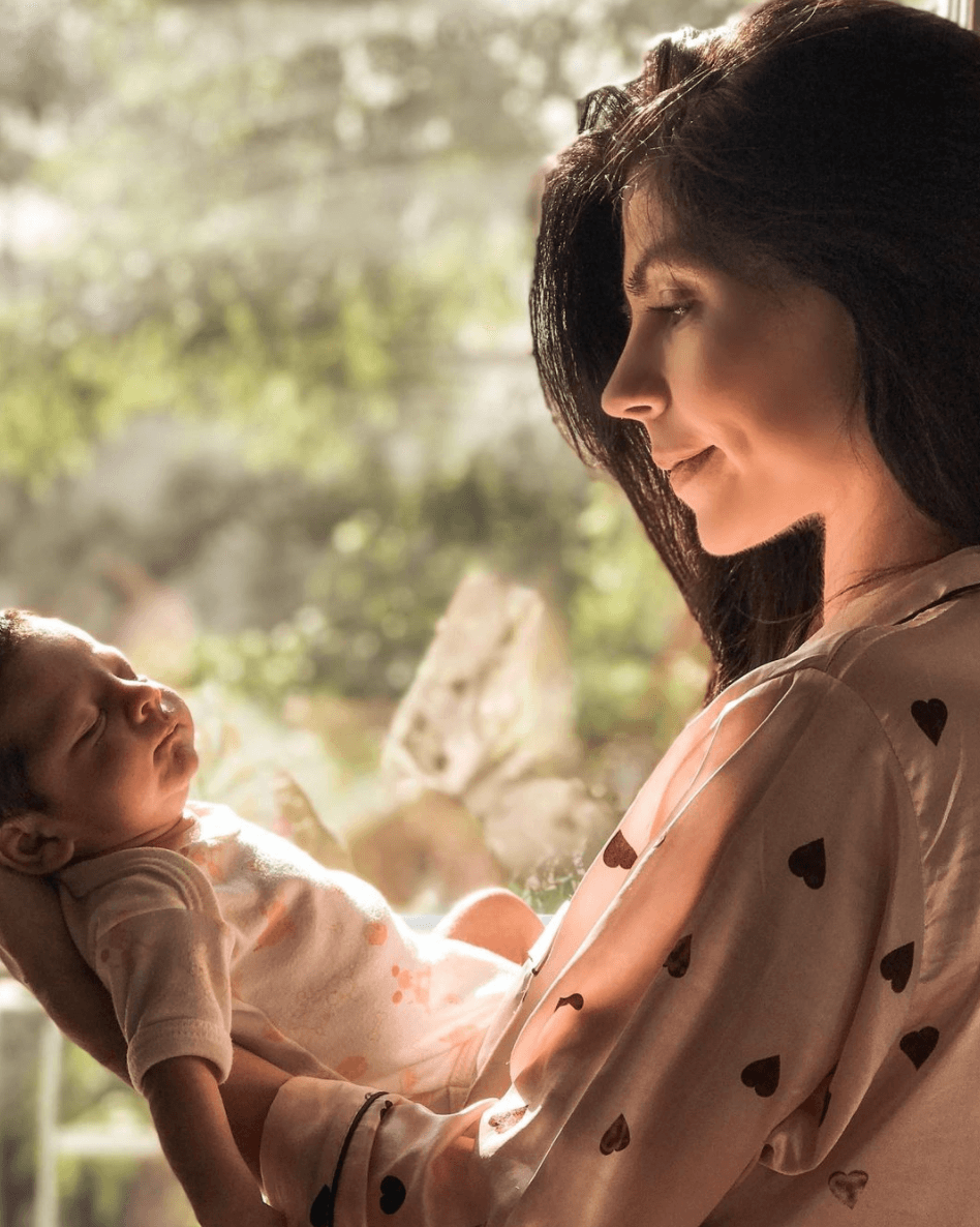 África Zavala y su bebé León