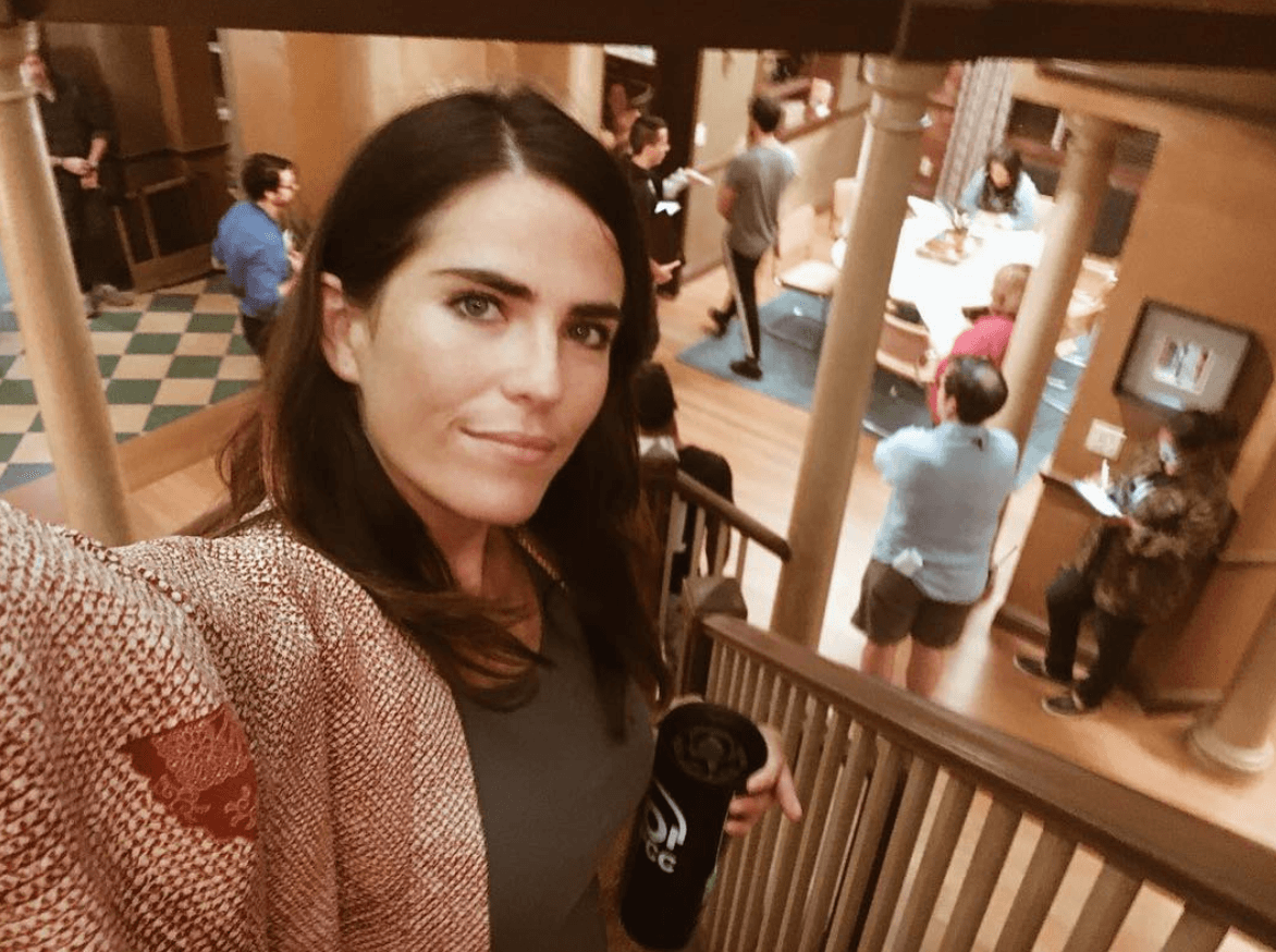 <b>Karla Souza</b> siempre ha mantenido su vida en completo hermetismo. Son pocas las fotografías que comparte de su familia, lo que se sabe es que está casada, desde el 2014, con un estadounidense llamado 
<b>Marshall Trenkmann</b> y tienen una hija en común, Gianna de casi dos años.