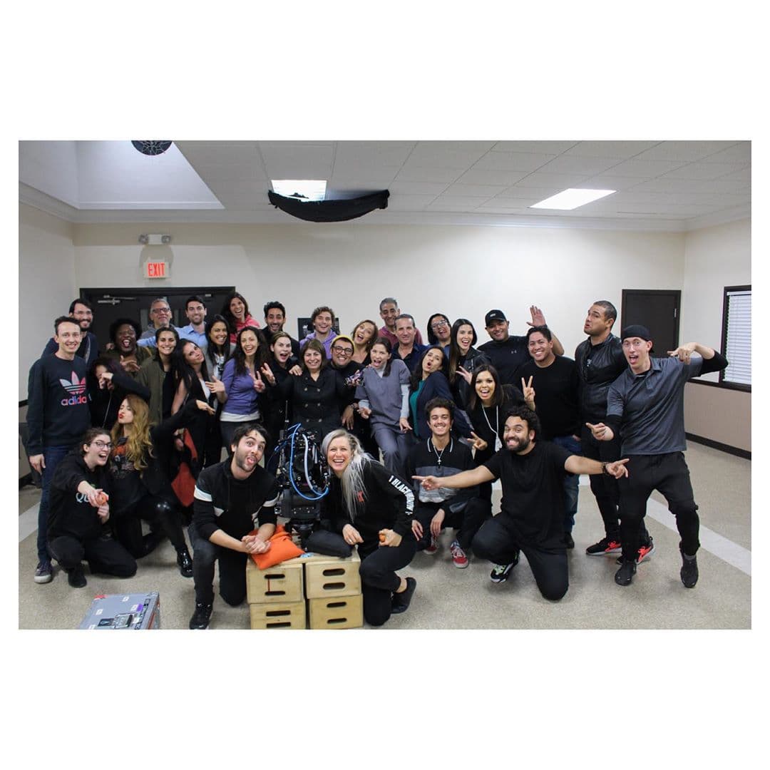 “Nos gozamos y nos elevamos unos a otros mientras realizamos este proyecto que estoy segura que nos cambiará la vida a todos”, agregó.