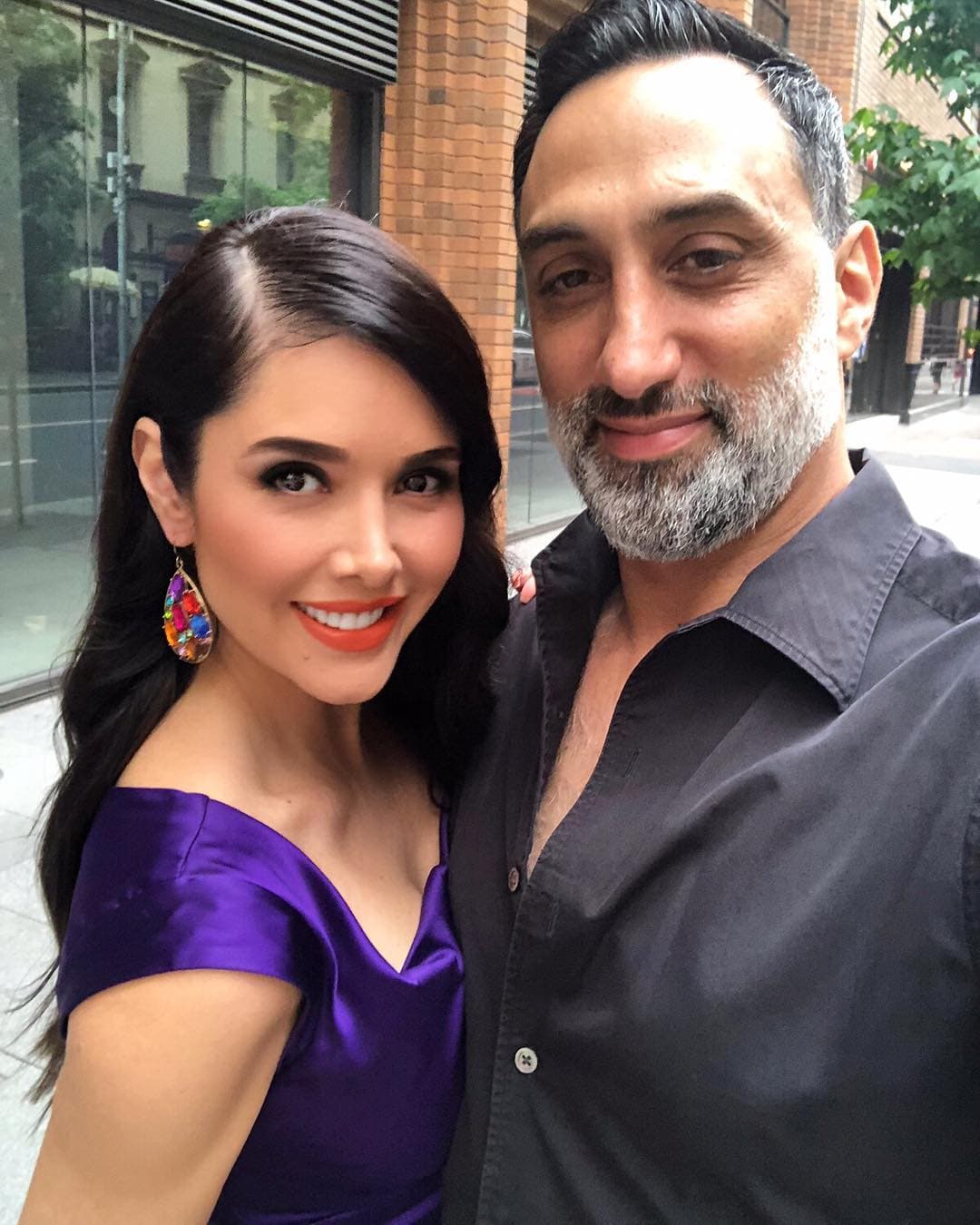 “Quiero decirles que sí estoy separada, sí pedí el divorcio, y eso se los quiero compartir porque no quiero que se sigan inventando cosas. Cuando yo decidí casarme lo hice muy consciente del hombre con el que me estaba casando, de la decisión que estaba tomando, quería formar mi propia familia, me había esperado durante mucho tiempo porque quería hacerlo cuando estuviera muy plena en todos los aspectos de mi vida y así lo hice”, señaló la actriz, sin revelar los motivos de su separación. 
<br>