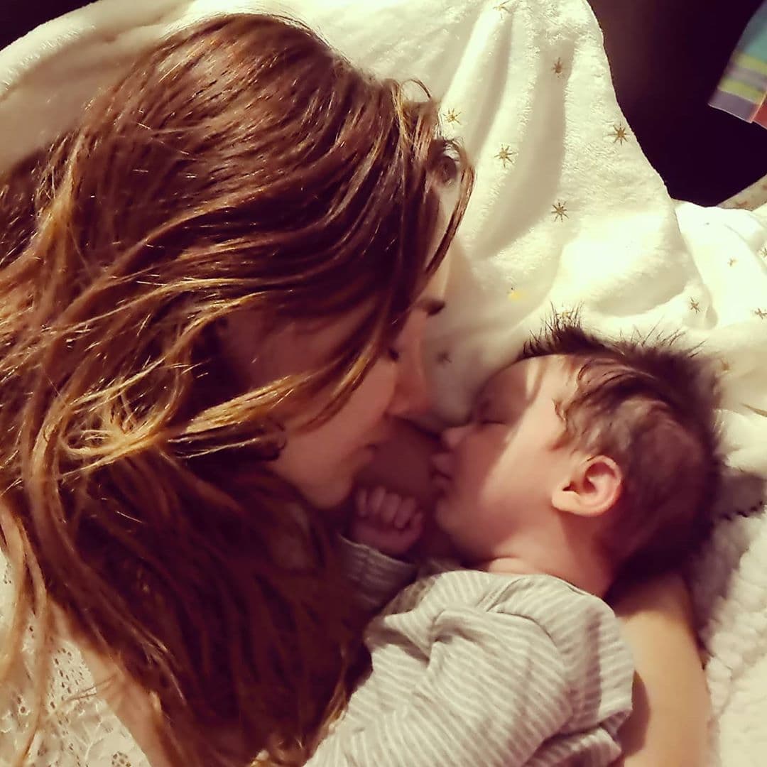 Sherlyn afirma que se encuentra viviendo una vida plena y feliz ahora que está con su bebé, y no hay madre más orgullosa que ella.