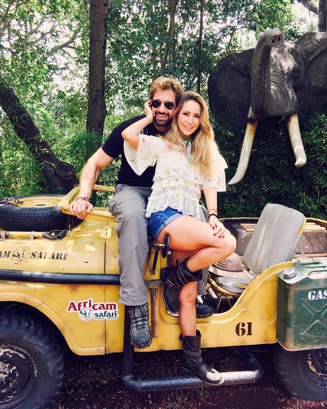 Posterior a esto, Geraldine Bazán publicó un video que posteriormente ganaría fama al tratarse de la actriz frente a una cámara, contando su versión sobre la infidelidad de Gabriel Soto con Irina Baeva y pruebas con las que ella confirmó el adulterio.