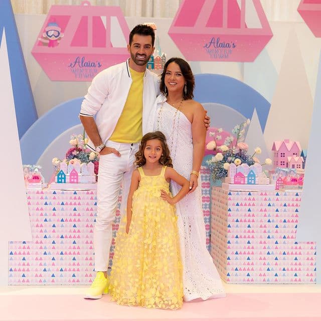 Por su parte, Toni costa confirmó la información, sin embargo, el padre de Alaïa dejó claras sus intenciones de llevar esta separación como algo temporal.
<br>
<br>“Con todo el cariño, respeto y agradecimiento que les tengo,
<b>les comunico que Adamari y yo estamos temporalmente separados</b>. Han sido 10 años de relación donde hemos vivido momentos increíbles e inolvidables en pareja y en los cuales la unión y el amor nos llevaron a lograr lo que más deseábamos, ser padres. Alaïa es un ser de luz fruto de nuestro amor y merece ahora y siempre tener amor, felicidad y estabilidad”.
<br>
<br>A pesar de la separación, Toni dejó en claro que ambos seguir´n "
<b>trabajando de la mano de Dios para recuperar nuestra familia y tener un futuro juntos</b>”.
