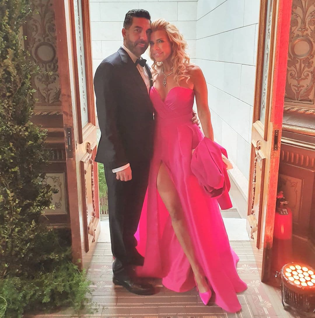 Entre otros de los invitados más especiales del casamiento, destacaron Beatriz Pasquel y Pablo Moctezuma, padre de Frida Sofía. La pareja llegó a la celebración para fungir como testigos de la pareja, quien contrajo matrimonio por el civil.