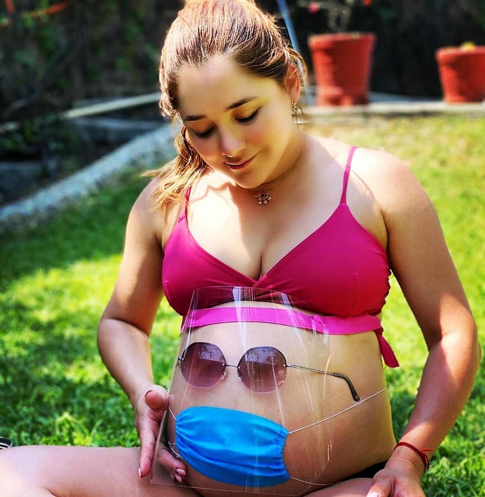 Este pasado 30 de mayo, la actriz y conductora de televisión dio a luz a su primer hijo, André. 
<br>
<br>“Mis amores bellos, gracias por todos sus mensajes. Ayer llegó André… fue un día de mucho caos, por eso no les subí nada de cosas, pero bendito sea Dios tenemos un equipo espectacular (…) Todo salió muy bien. Ya les platicaré, hubo un sustillo por ahí, pero está perfectamente bien todo”, dijo la feliz mamá en un video.