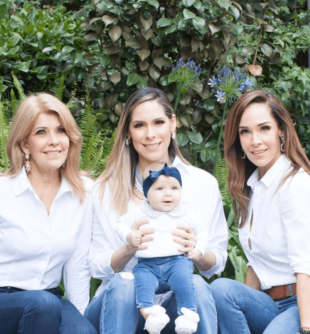 Pero la polémica comenzó cuando esta semana, una revista de circulación nacional publicó que Sharis Cid, consuegra de Arturo y Gaby, fue la que supuestamente provocó que ellos pusieran una pausa en su matrimonio.