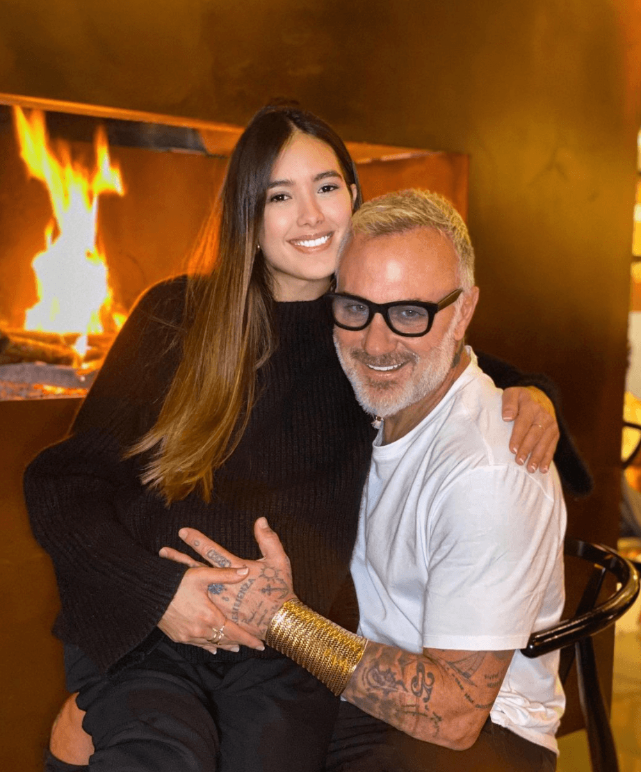 Con una tierna foto, Gianluca Vacchi y Sharon Fonseca comparten que ya nació su primera hija