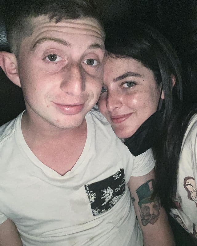 Prometida de Octavio Ocaña reaparece y, sin filtros, envía mensaje a familia del actor de Vecinos.