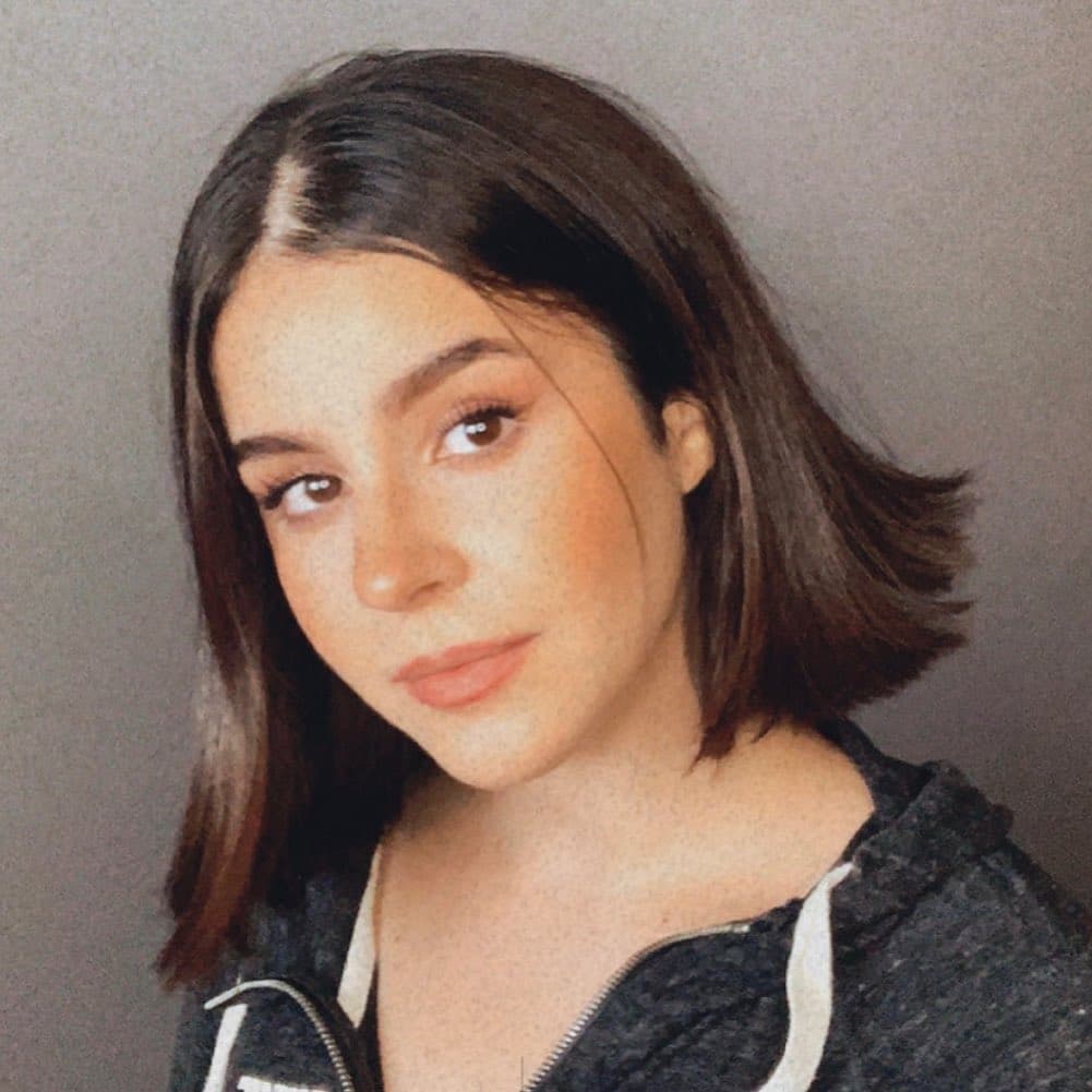 "Que es estoooooooooo; Dora la exploradora", bromeó, Alejandra. Los seguidores de la hija de Eduardo Capetillo celebraron dicho cambio de look, pues ambas madre e hija se alinearon con una de las tendencias de cabello más populares del 2020, la del corte bob recto.