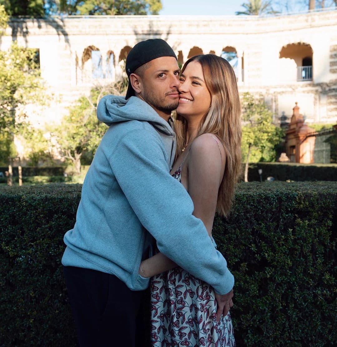 Sarah Kohan y Javier ‘Chicharito’ Hernández enfrentan rumores de separación.