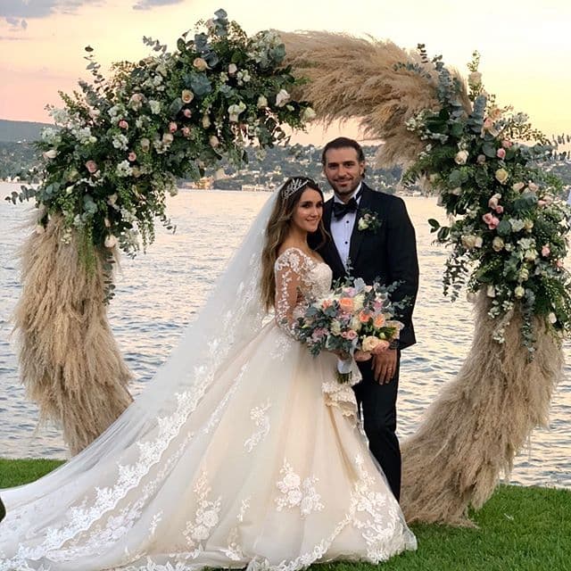 A unas semanas desde la boda de Dulce María y Paco Álvarez, organizadores del enlace matrimonial compartieron detalles del diseño en la recepción de la ex RBD.
