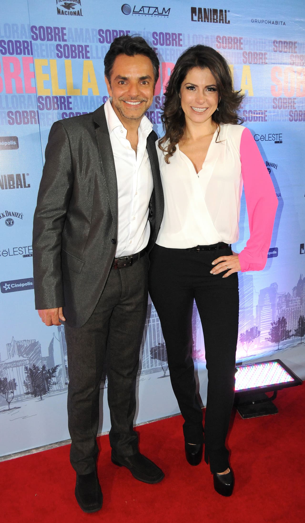 Alessandra Rosaldo y Eugenio Derbez conforman una de las parejas más sólidas en el mundo del espectáculo y através de su reality show, De Viaje con los Derbez (2019), han mostrado una faceta nunca antes vista en su historia de amor.