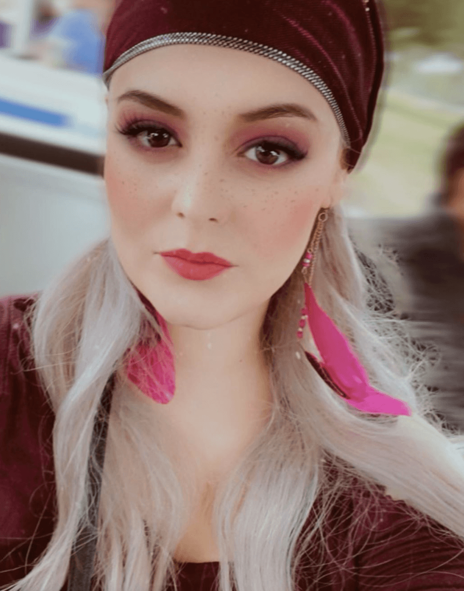 Han pasado más de 10 años desde la última que la vimos en la pantalla chica, y ahora ha reaparecido en TikTik y en Instagram, en donde ha presumido lo grande que están sus niñas. Además, se ha mostrado con un look totalmente diferente al que estábamos acostumbrados a verla, ahora luce una melena rubia.