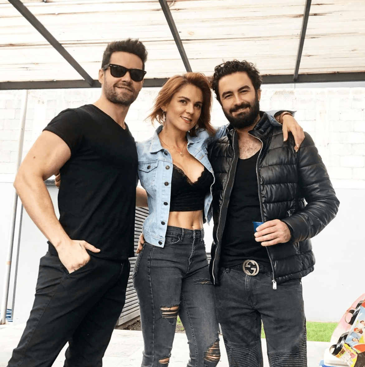 No es la única de los Gómez en dedicarse al medio artístico, su hermano menor es el también actor
<b>Eleazar</b>, quien también participó en Rebelde.