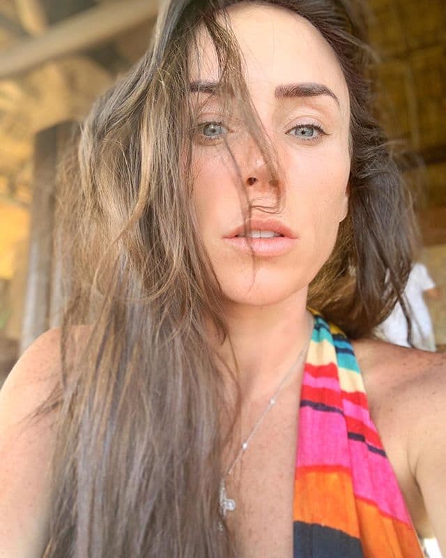 Desde sus vacaciones del 2019, Inés Gómez Mont compartió una selfie que dejó a más de un seguidor boquiabierto por su belleza natural y su mirada ojiazul. Y es que es sorprendente cómo Inés siempre ha mantenido la figura y el ánimo después de sus embarazos. Vaya que es una mujer y mamá de 10.