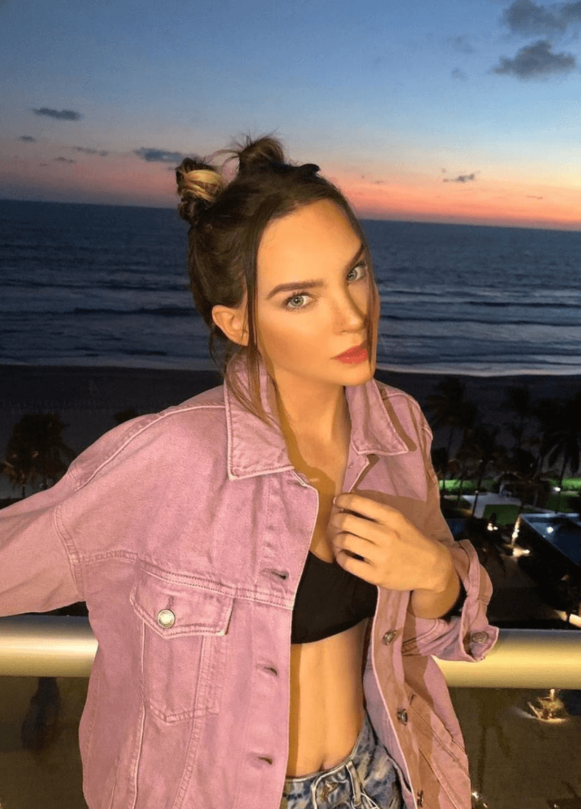 Belinda se hace un radical cambio de look: le dice adiós al rubio y ahora es pelirroja