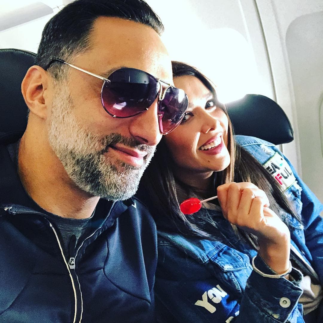 Tras la especulación de un posible distanciamiento entre Marlene Favela y su esposo, el empresario australiano, George Seely, la actriz nacida en Santiago Papasquiaro, Durango, confirmó su divorcio, luego de dos años de relación con el extranjero.