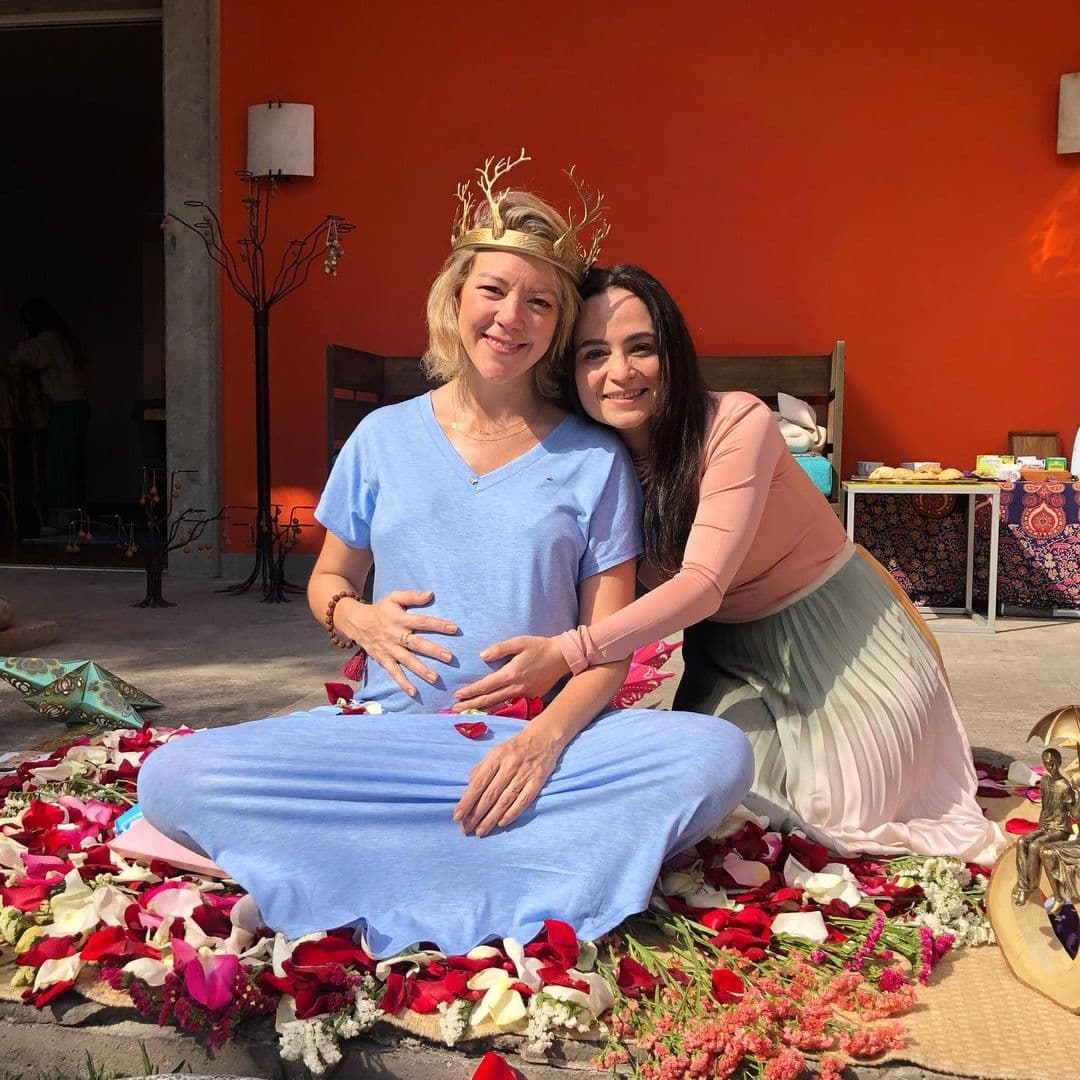 Desde su cuenta de Instagram, Damayanti Quintanar dedicó una publicación para Fernanda:
<br>
<br>"Te quiero mucho mi Fer y a elfito bebé a punto de llegar. Qué hermoso ser testigo de momentos llenos de colores y alegría en sus bidas. ¡Brillan!".
<br>