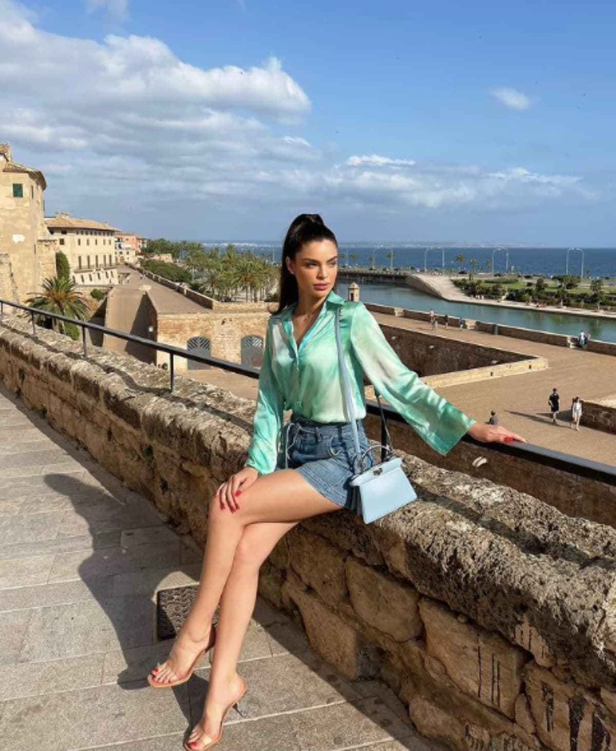 Nadia Ferreira acompañó a Marc Anthony a una serie de conciertos en Europa