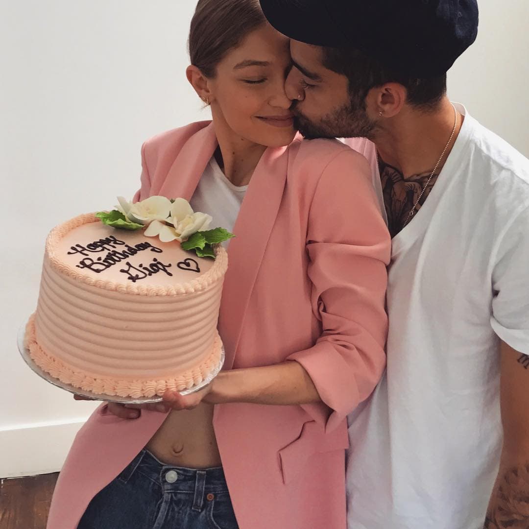 A muchos les rompió el corazón cuando esta pareja terminó, incluso decían que si ellos no estaban juntos, era porque el amor entonces no existía. Fue en el Día de San Valentín que la modelo Gigi Hadid nos devolvió la esperanza de creer de nuevo y anunció en Instagram que había regresado con el cantante Zayn Malik.