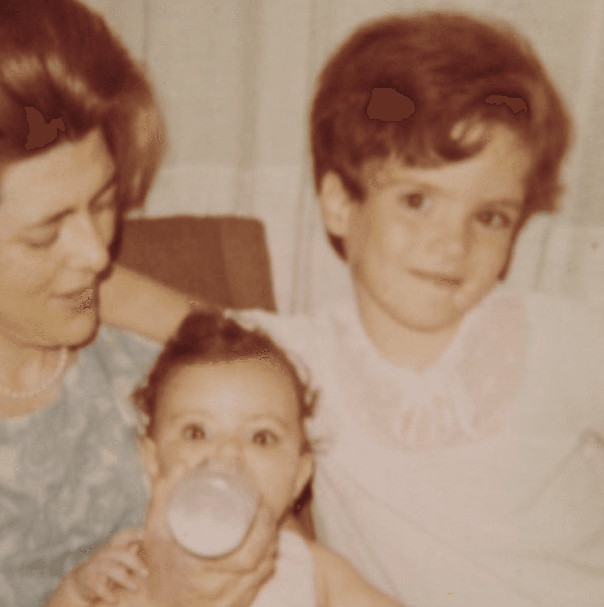 La guapa conductora nació un día como hoy de 1966 en Monterrey, Nuevo León.
