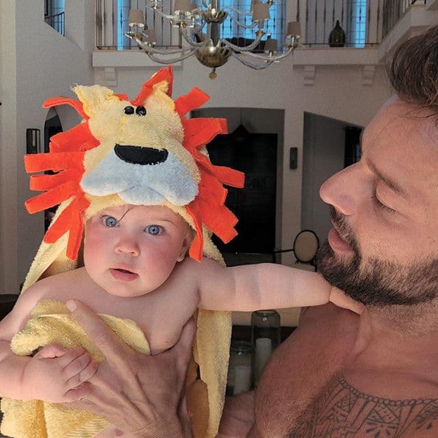 Lucía nació a principios del 2019, pero fue hasta agosto del mismo año en el que la pareja compartió imágenes de la bebé.