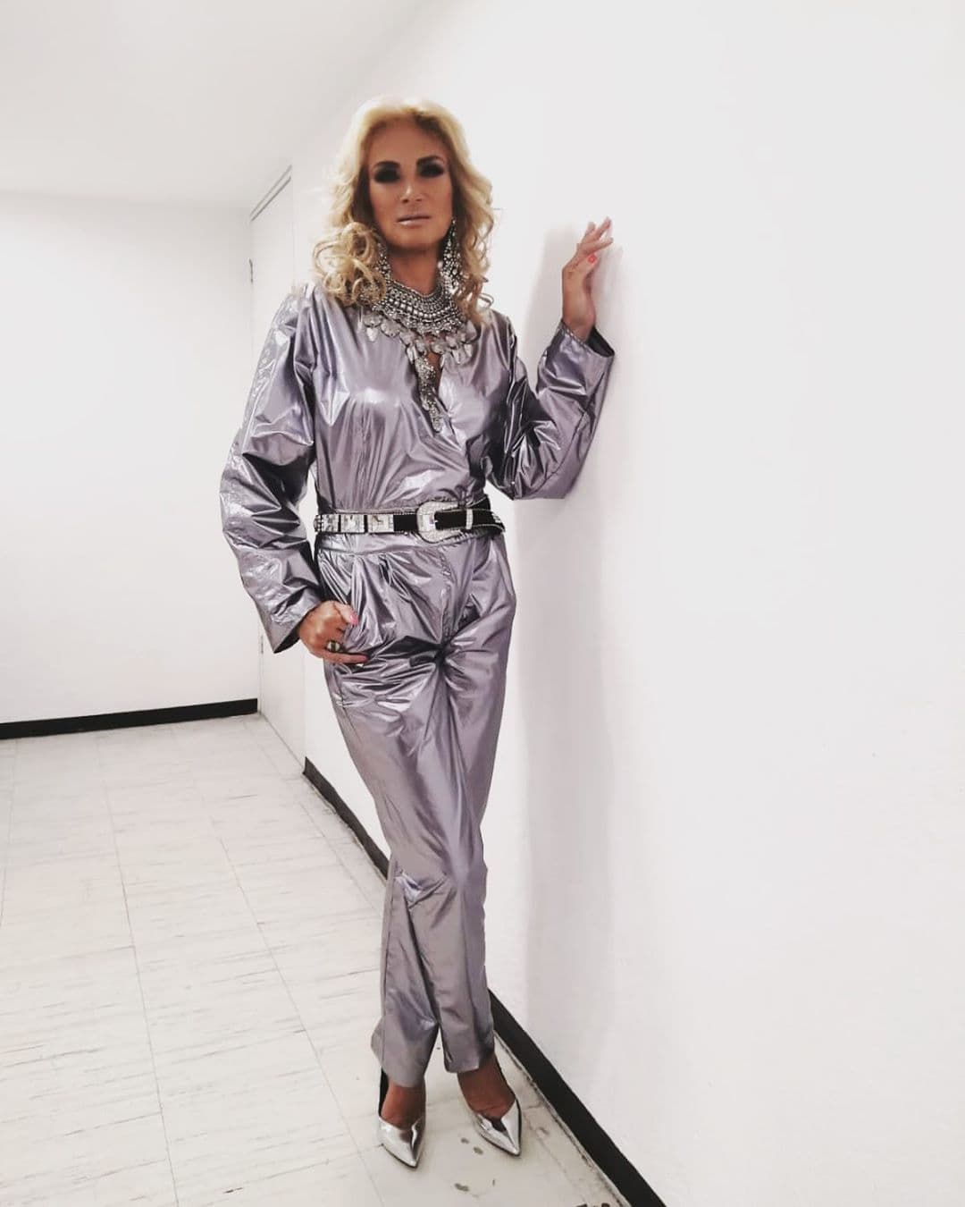 La periodista, Adela Micha, fue una mexicana más que aprovechó sus redes sociales para hacer resonar la convocatoria al paro nacional. En su cuenta de twitter publicó una encuesta en la que preguntó a las cibernautas si se sumaban con ella. En un porcentaje 84.3 % a 15.7 %, mujeres votaron que sí.