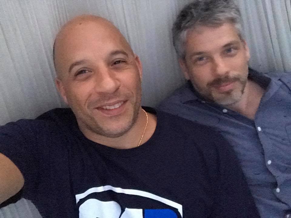 Vin Diesel tiene un hermano mellizo llamado Paul. Si bien, no tienen que ser físicamente iguales, muchos aseguran que se parece más a su fallecido amigo, el actor Paul Walker.